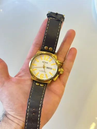 Relógio Magnum pulseira em couro