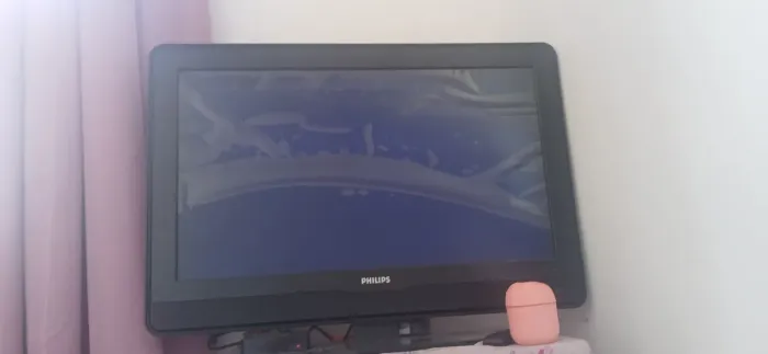   Troco uma TV Philips por um celular de 256gigas