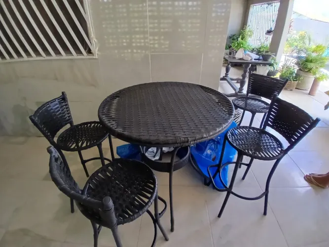 Mesa grande para área de lazer (preço a negociar)