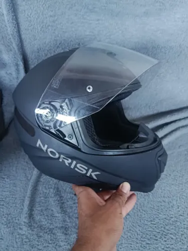 Capacete Norisk tamanho 60