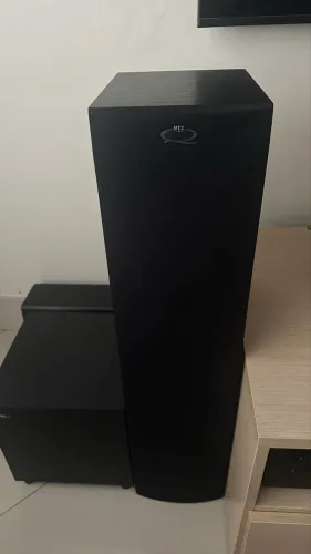 Caixas de som torre Kef