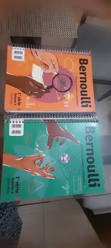 Livro bernoulli volume 4 da primeira série 