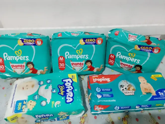 Fraldas descartáveis.