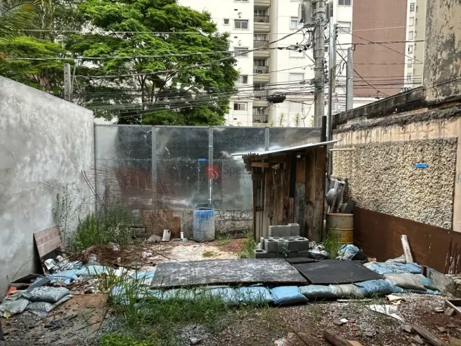 Terreno de 200 metros no Tatuapé.