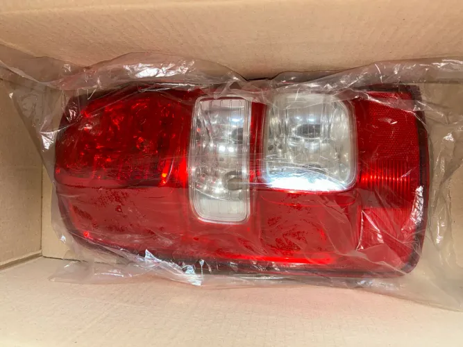 Vende-se lanterna de s10 lado esquerdo, totalmente novo, marca ARTEB