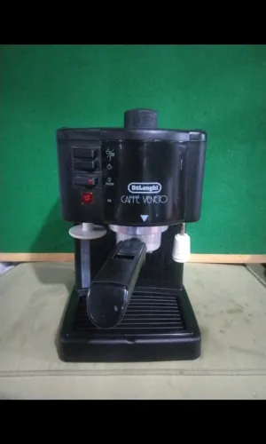 Cafeteira italiana Delonghi Caffe Veneto 220V funcionando perfeitamente tem que retirar 