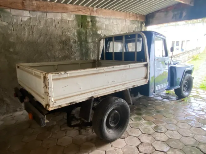 Ford F-75 4X2 2.6 V12 1970