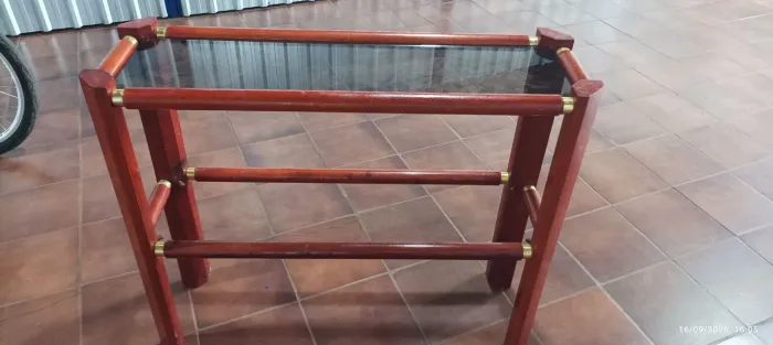 Aparador para Sala ou Corredor com Vidro Fumê