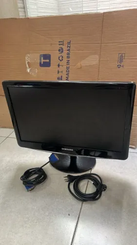 Monitor Samsung SyncMaster B2030N 20" LCD (Excelente Estado) - Pra vender rápido