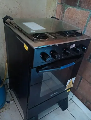 Vendo um fogão de 4 bocas não eletrico