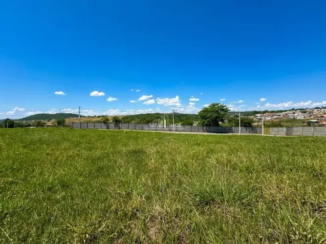 Lote em Condomínio Fechado - Solar Itália, oportunidade com 300 m², quitado e registrado.