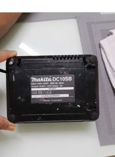 Carregador Makita