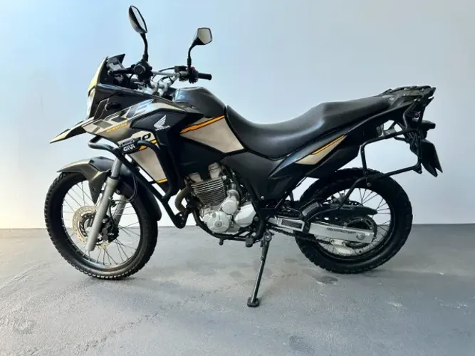 Honda XRE 300 Adventure.