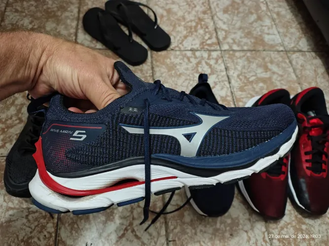 Tênis Mizuno mirai 5 . Muito novo mesmo.
