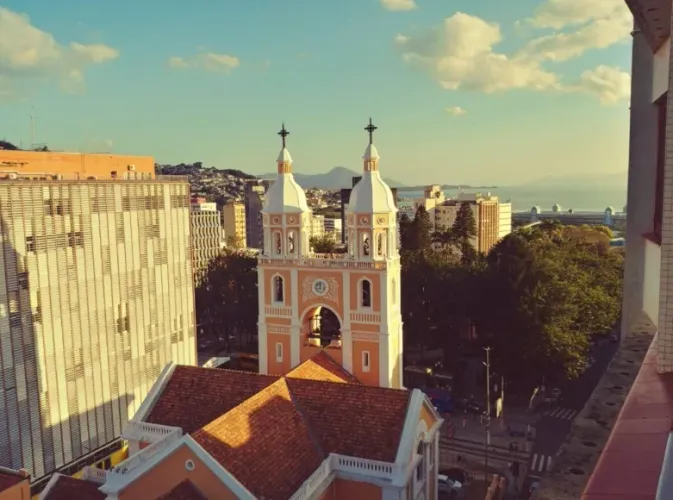 Apartamento de 2 dormitórios à venda no Centro