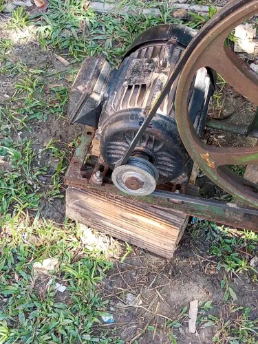 Vende se um moedor de cana