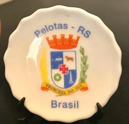 Souvenir - pratinho decorativo - lembrança cidade Pelotas-RS