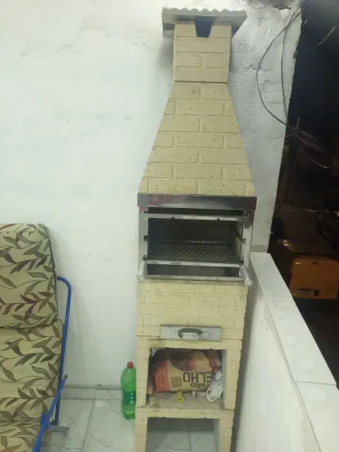 Vende-se uma churrasqueira moldada