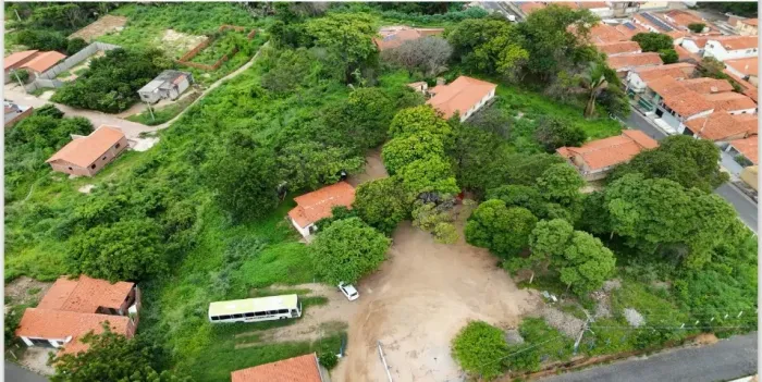 Vendo terreno Bem Localizado de 01 hectare Lourival Parente