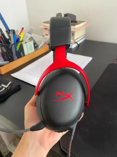 Headset Gamer HyperX Cloud III - Drivers Angulados de 53mm, Vermelho e preto