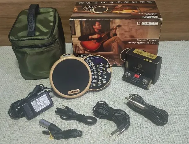 Bateria/Percussão Eletrônica Boss Dr-01s + Pedal Hotone Ampero FS-1 - R$2000,00