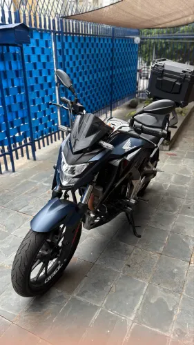 CB 300F 2025