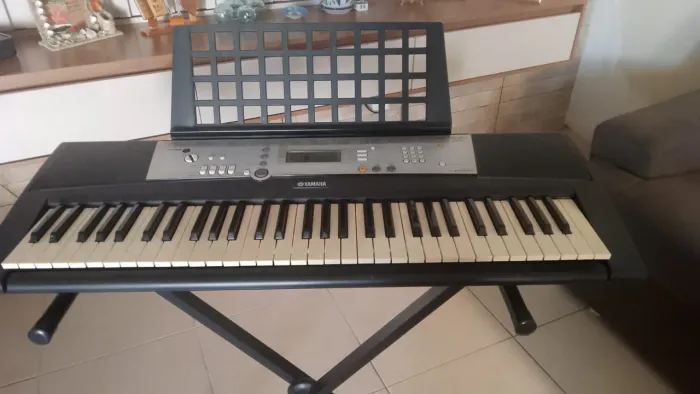 Vende-se teclado