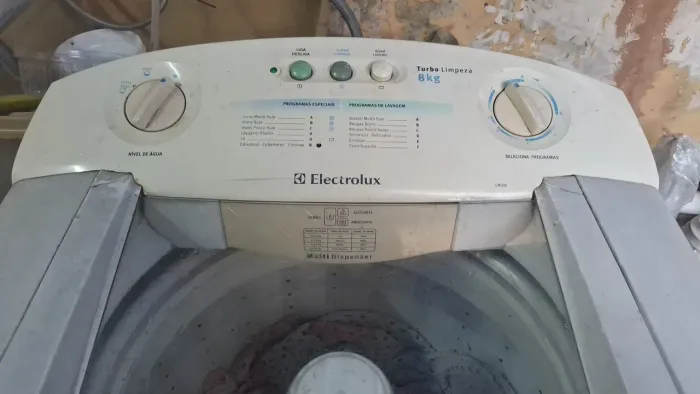 Máquina de lavar roupas Eletrolux 8kg