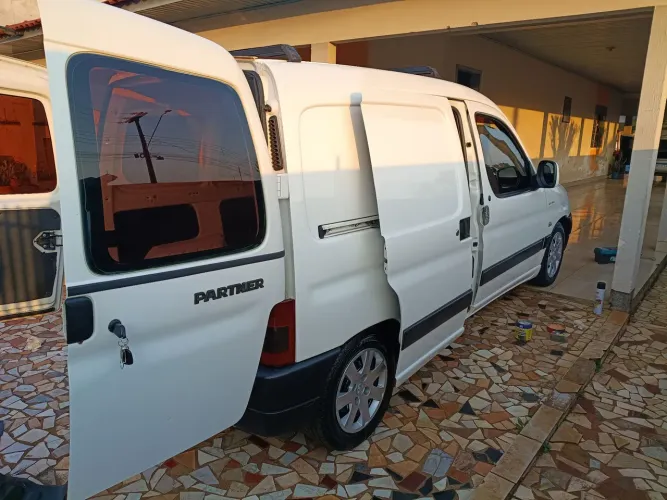 Peugeot Partner Furgão 1.6 16v/ 1.6 16V Flex 3P 2009