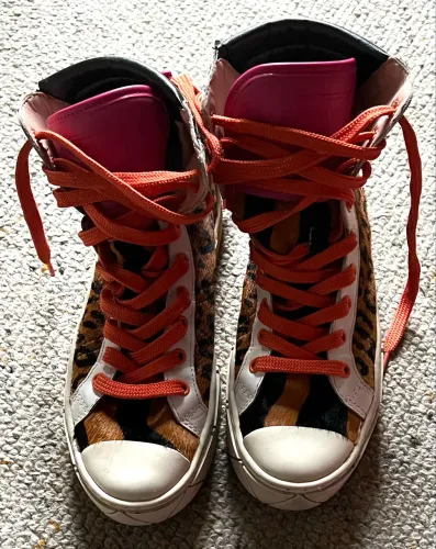 Tênis feminino Urban High Animal Print tam 34 Schutz 