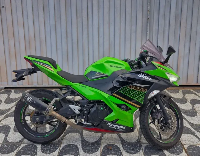 Moto KAWASAKI NINJA 400