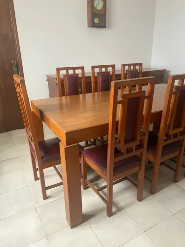 Conjunto mesa , 8 cadeiras e buffet madeira nobre