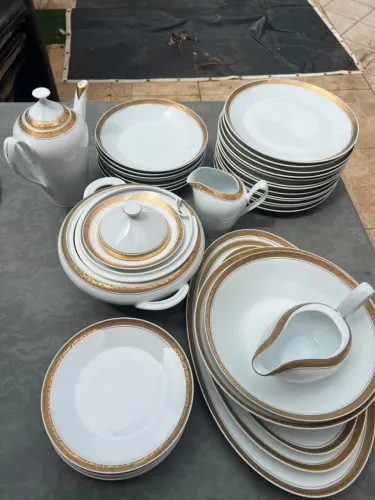 Antigo Aparelho de Jantar Porcelana Real - Filetado a Ouro (37 peças)_em Santos/SP 