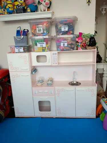 Cozinha de madeira infantil