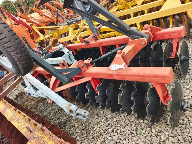 Trator grade niveladora 42 discos