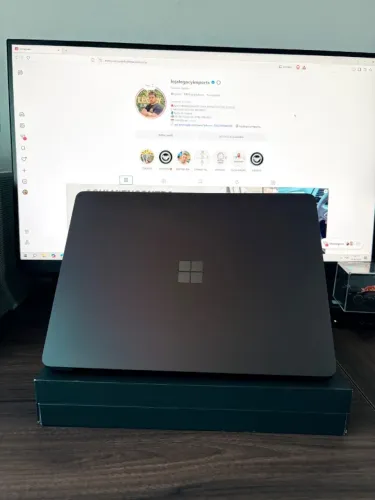MICROSOFT SURFACE ARM 7 GERACAO 16RAM 512GB IMPECAVEL PRETO