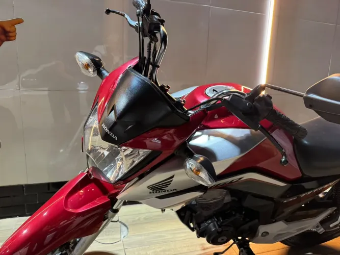 Honda CG 160 Titan - edição especial 40 anos