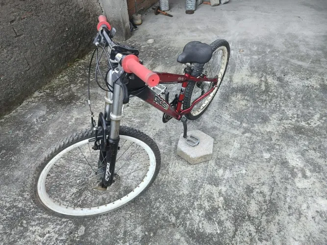 Gios aro 26+21 velocidades+ freio v break+ suspensão+ chapa Vmax +pneus bons