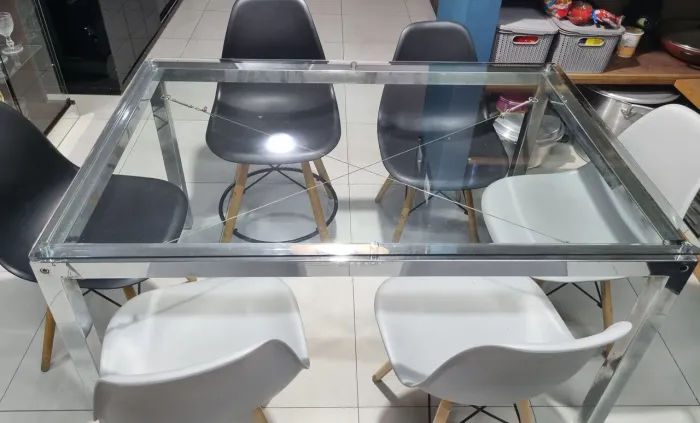 Mesa quadrada 6 cadeiras