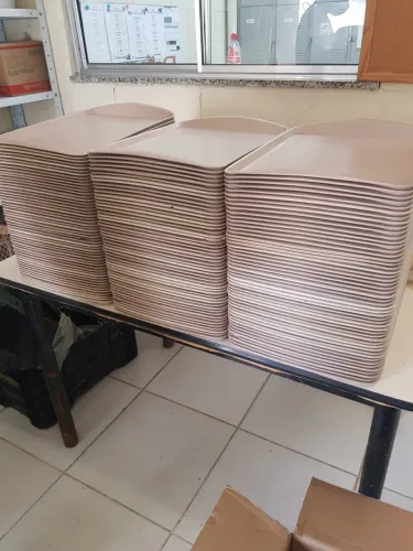 Bandejas para refeitório 