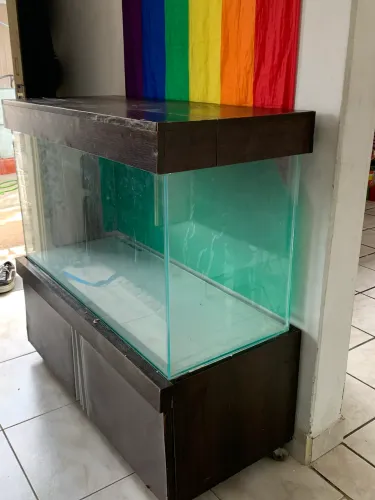 Aquário 200L com móvel