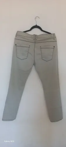 Vendo calça BLACK SLIM masculino, 72% algodão, 25% poliéster, 3% elastano. 