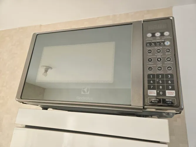 Microondas electrolux 20 litros inox