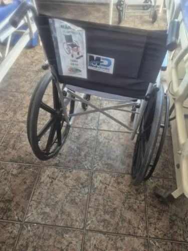 Cadeira de rodas com almofada