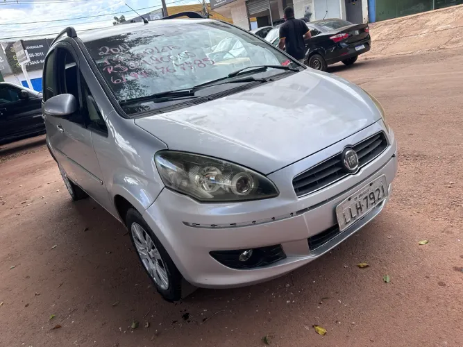 Fiat Idea Attractive 1.4 Fire Flex 8V 5P 2011