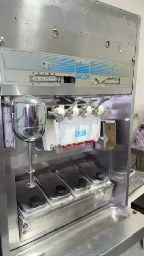 Máquina de Sorvete Taylor 8757, Modelo McDonald's, Único Dono