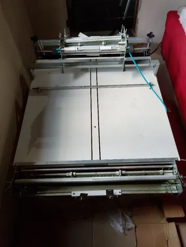 Máquina de fazer fraudas descartáveis