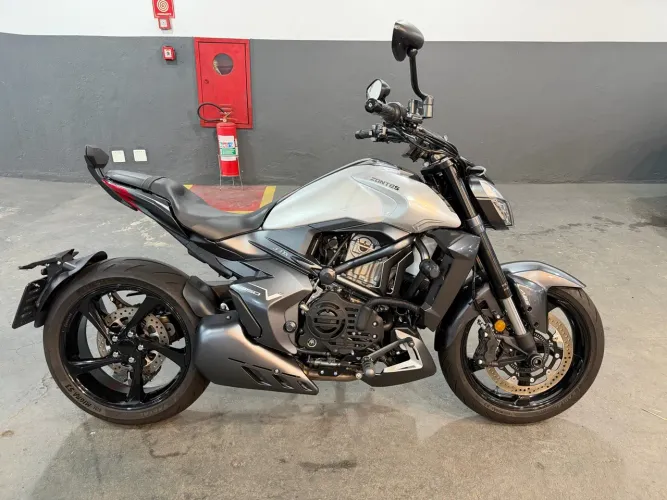 Moto Zontes V350 2024/2025 com apenas 948 km !!!