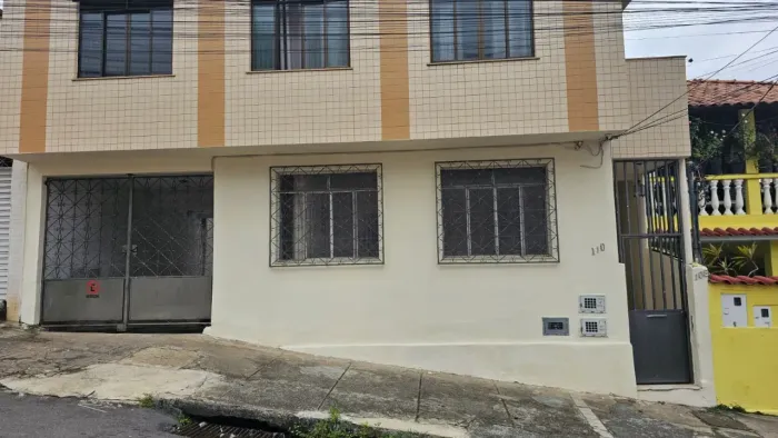 CASA PARA LOCAÇÃO - COMERCIAL / RESIDENCIAL - 5 quartos -  188 m2  -  Santa Terezinha
