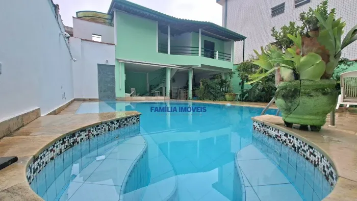 Alugar vender sobrado 4 quartos piscina 4 vagas Aparecida Santos